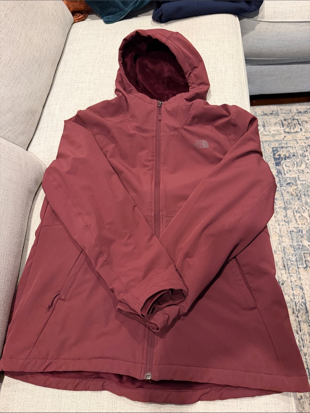 The North Face Women's Hooded Softshell Jacket - Rosewood